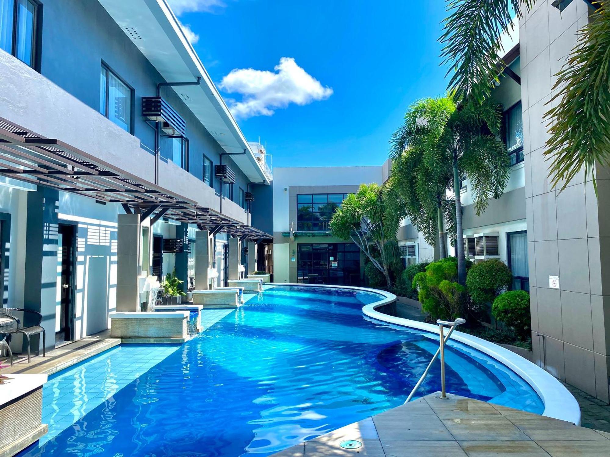 Circle Inn Hotel And Suites Bacolod Exterior foto