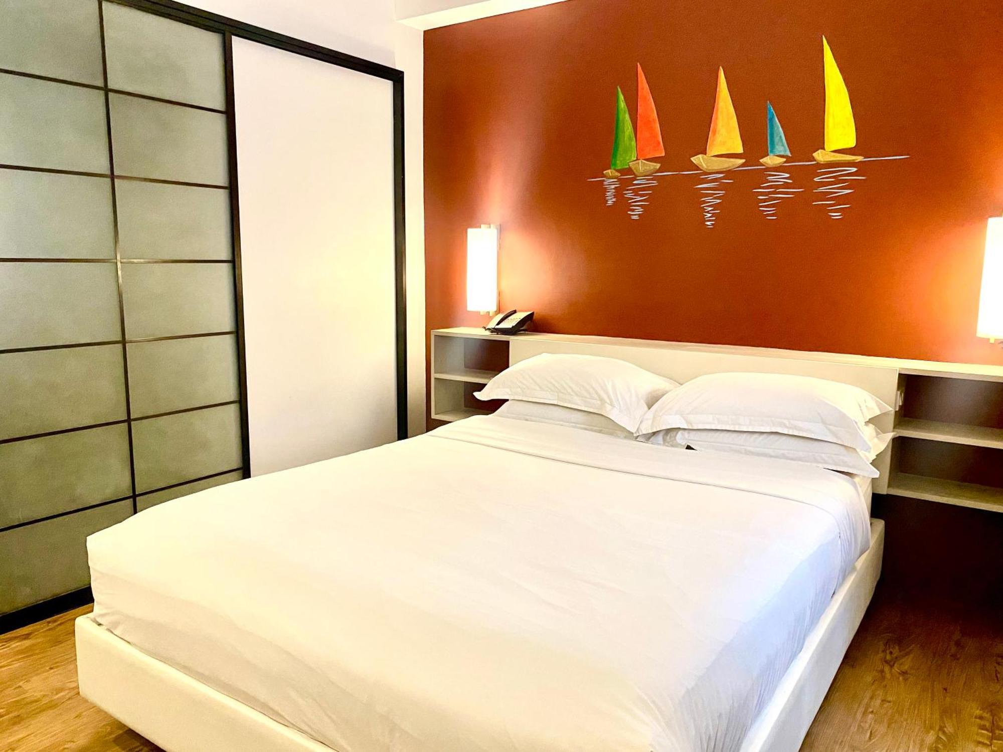 Circle Inn Hotel And Suites Bacolod Exterior foto
