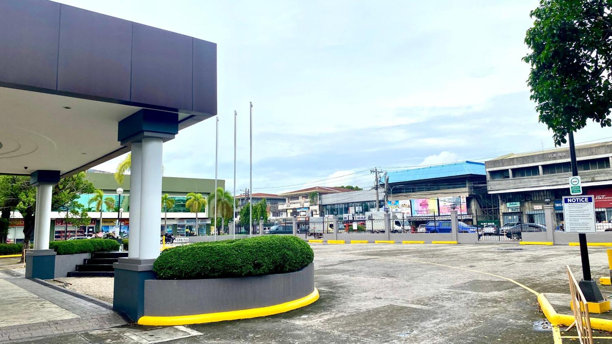 Circle Inn Hotel And Suites Bacolod Exterior foto