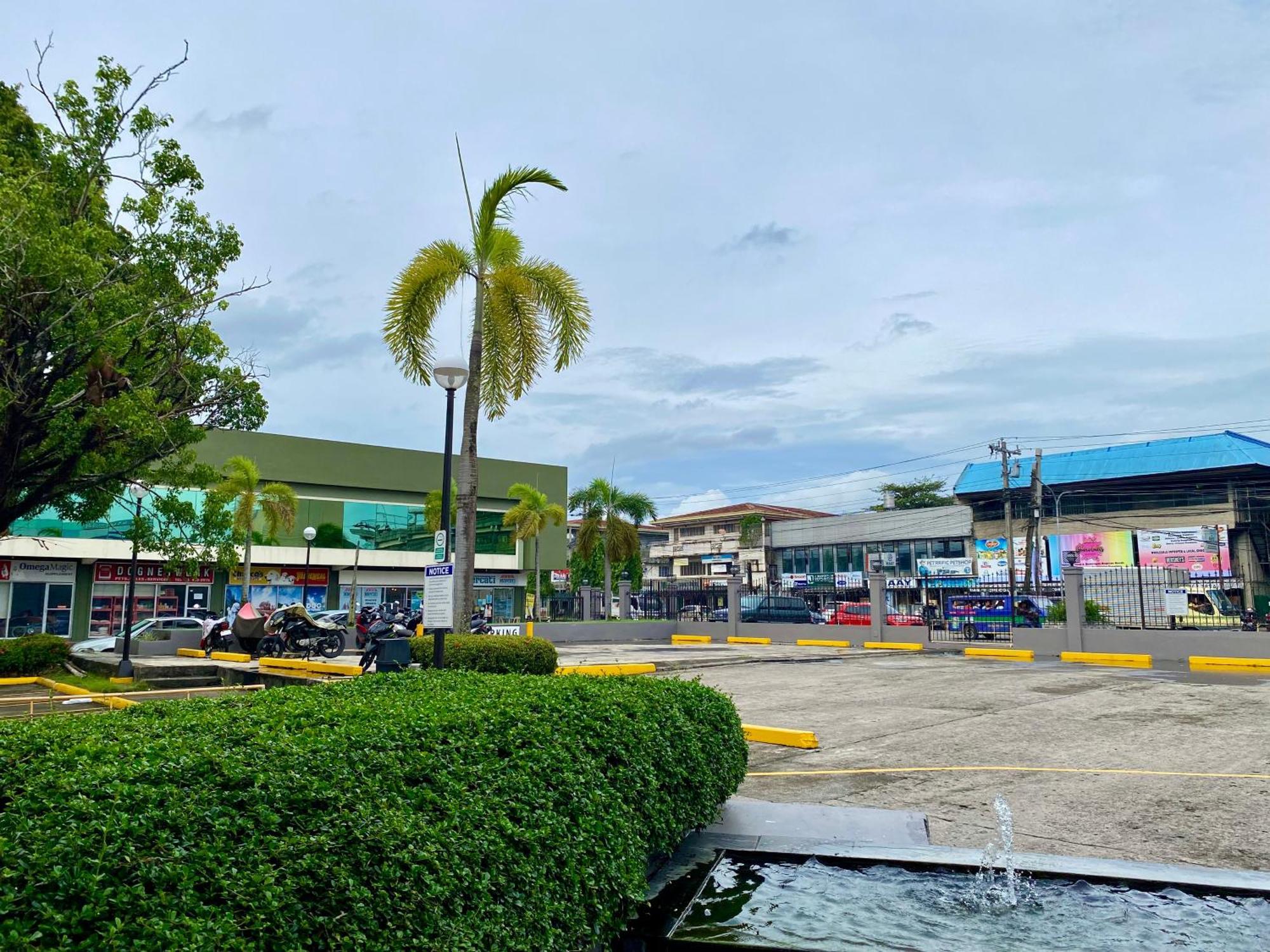 Circle Inn Hotel And Suites Bacolod Exterior foto