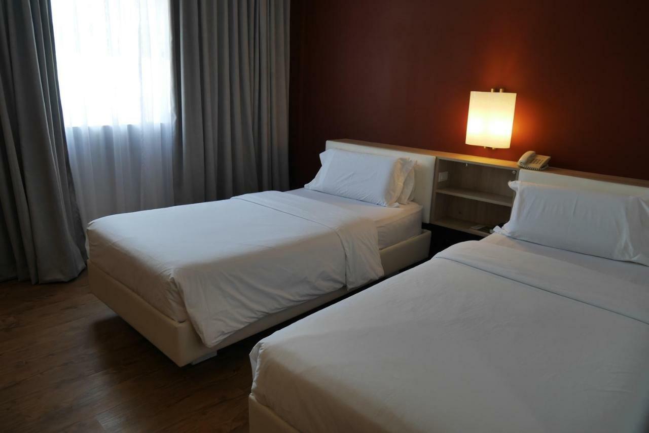Circle Inn Hotel And Suites Bacolod Exterior foto